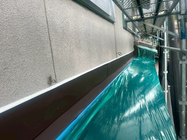 コーキング処理完了後の下屋根